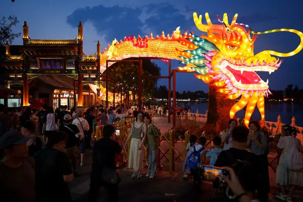 00china-travel-explainer-01-tjck-articleLarge